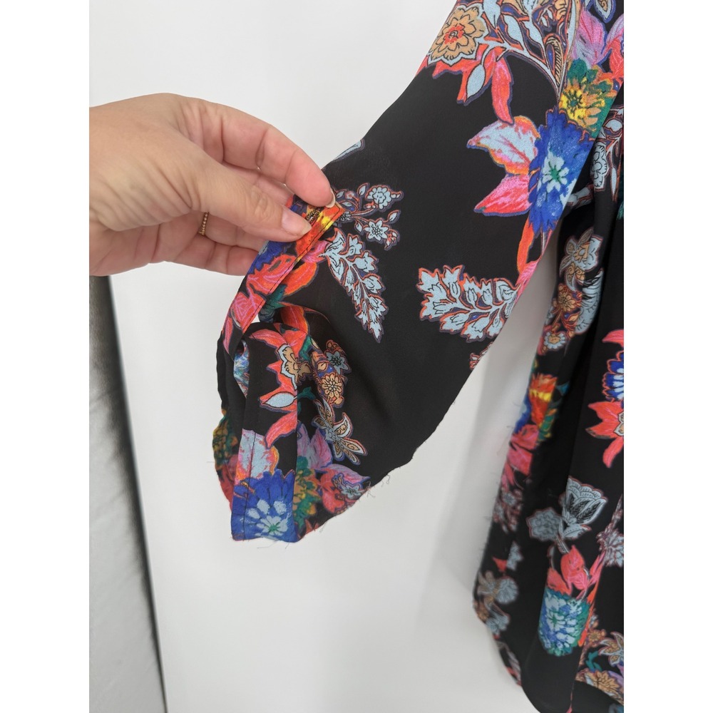 Gibson Latimer Blouse Women Medium Black Floral Roll Tab Sleeve Split Neck Top - Picture 3 of 8